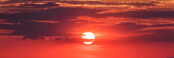 UED体育赛场窗口直播画面，多镜头切换观看足球比赛